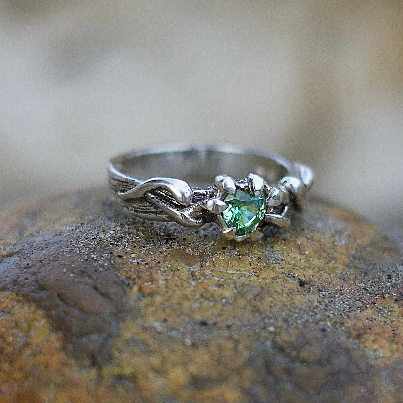 Hemalyth Ring with Green Sapphire